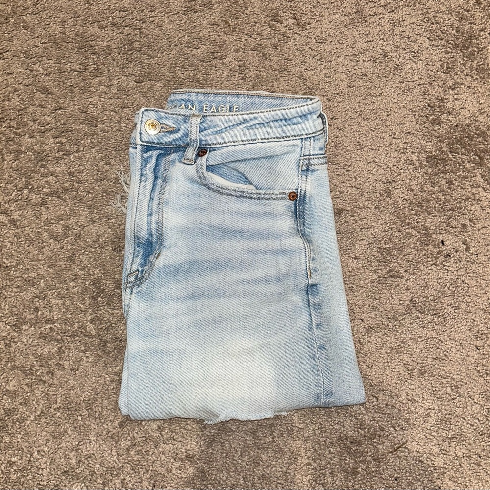 American Eagle Mom Straight Jeans